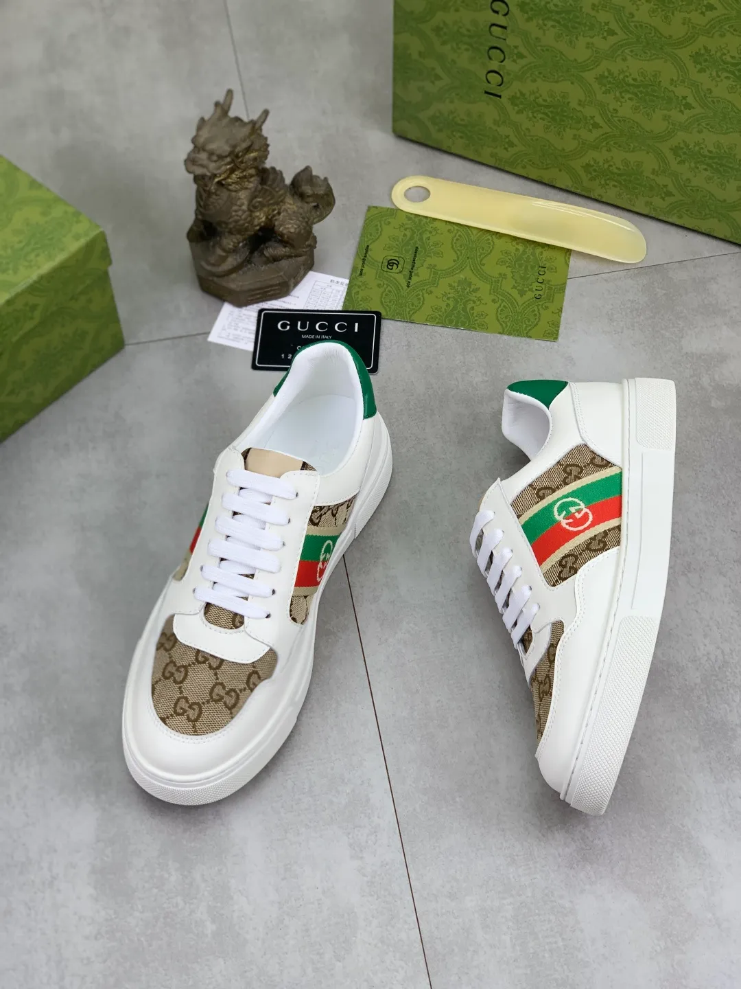 Men's shoes 💰P420 💰[New style]🆘 The latest model from Gucci GUCCI official website🎁Classic casual and fashionable men's shoes👟Best model💥The style is simple and elegant, exclusive for trendy men. Unique official website latest brand elements👑Gucci original decoration, fashionable and generous, original soft calfskin fabric➕Comfortable soft first-layer pigskin lining ✅The official website specifies wear-resistant casual outsole, the classic model is photographed in real life🎬Color: 2️⃣colors available😍Number of codes: 38-44